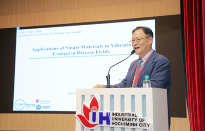 Prof. Seungbok Choi gave a talk as a keynote speaker at the ICSET2023